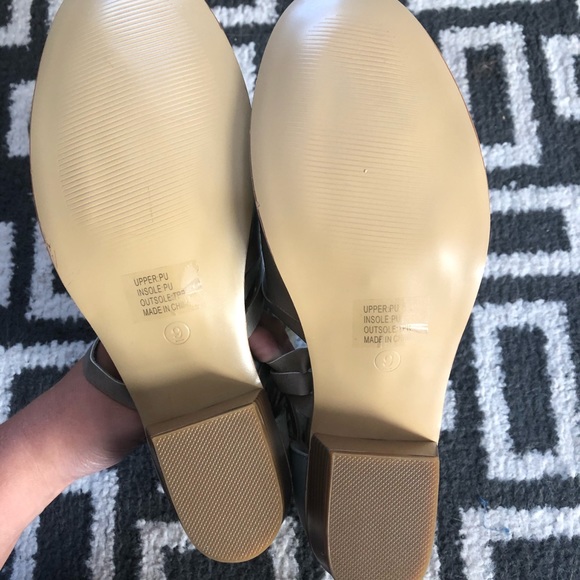 shoes never worn!! - Picture 4 of 5